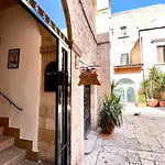 Casa Saint Patrick Dimora Del 1200 3* Barletta