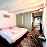 Alojamento de Acomodação e Pequeno-almoço Casa Saint Patrick Dimora Del 1200 3*